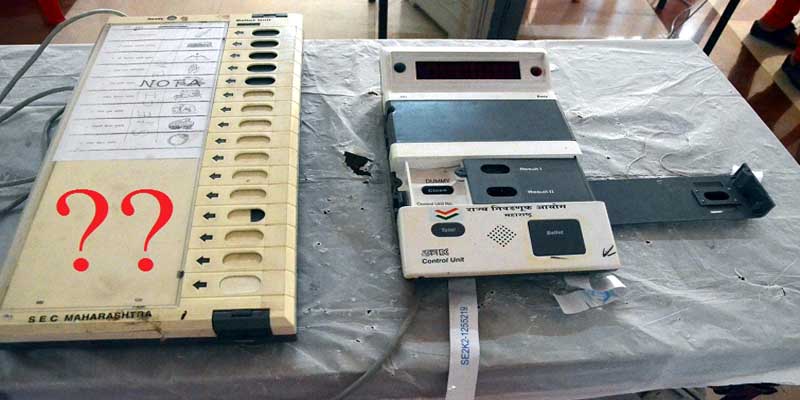 गुजरात चुनावः EVM ब्लूटूथ से अटैच पाई गईं